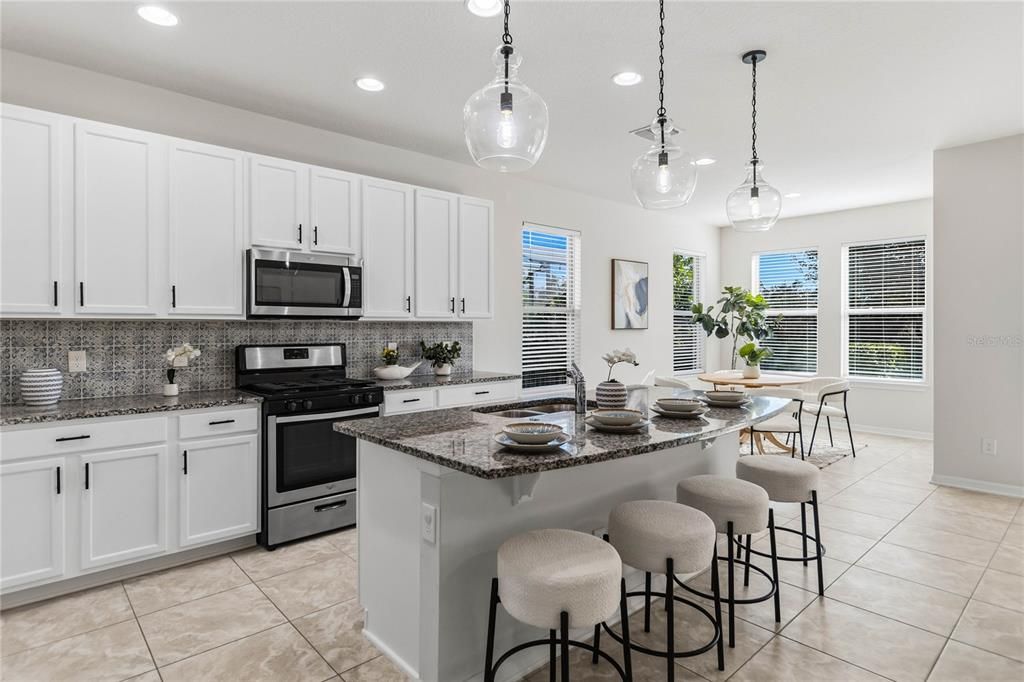 На продажу: $689,000 (4 спален, 3 ванн, 2817 Квадратных фут)