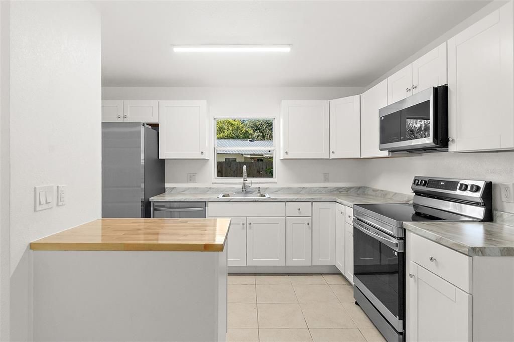 待售: $249,900 (3 贝兹, 2 浴室, 1398 平方英尺)