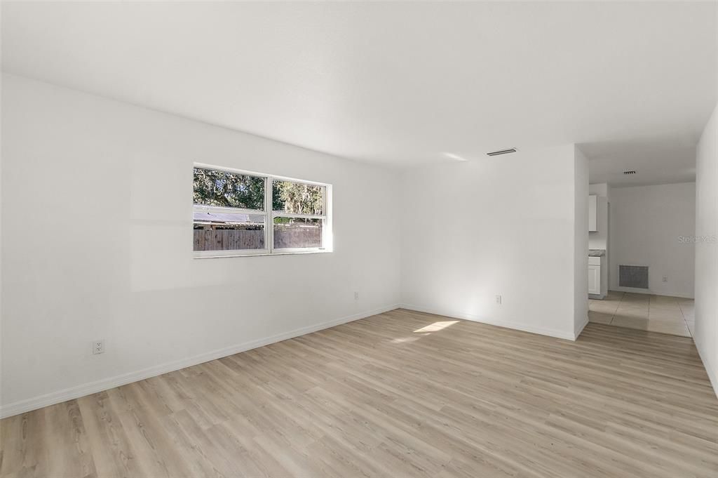 待售: $249,900 (3 贝兹, 2 浴室, 1398 平方英尺)