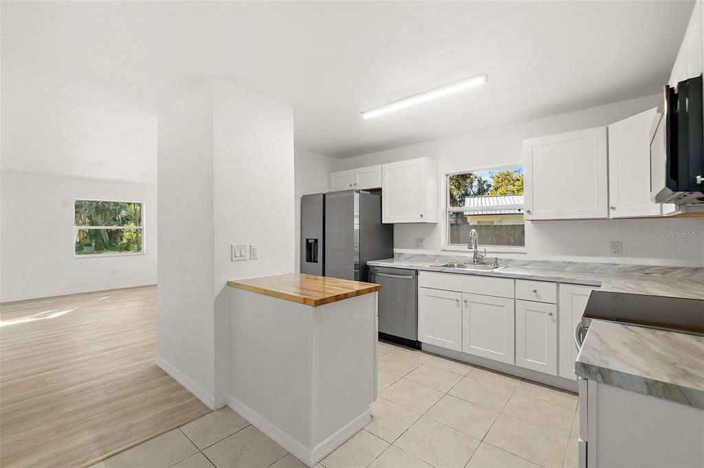 待售: $249,900 (3 贝兹, 2 浴室, 1398 平方英尺)