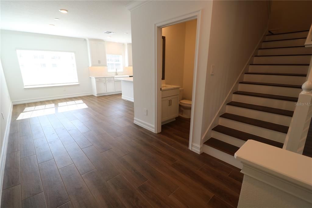 En Renta: $4,500 (4 camas, 3 baños, 2410 Pies cuadrados)