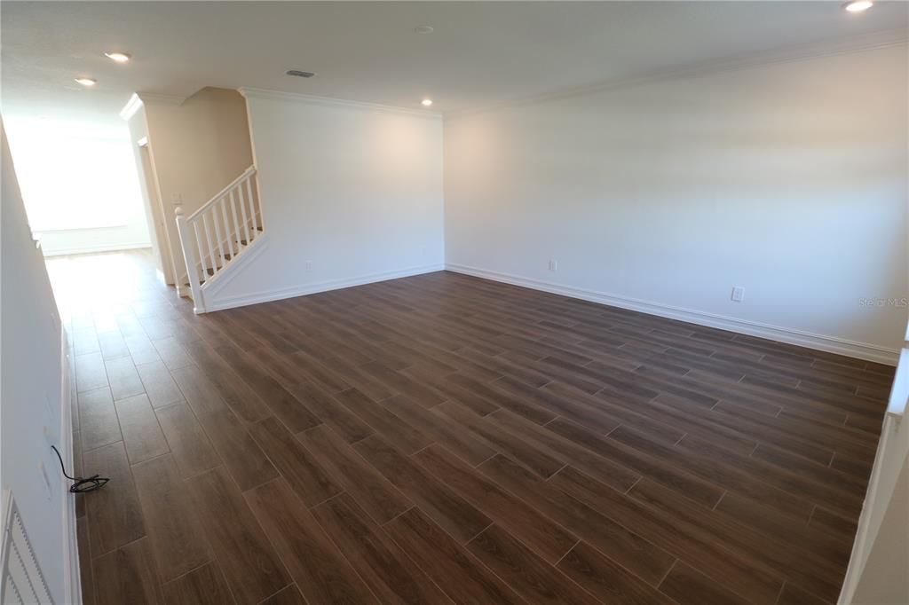 En Renta: $4,500 (4 camas, 3 baños, 2410 Pies cuadrados)