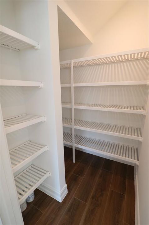 En Renta: $4,500 (4 camas, 3 baños, 2410 Pies cuadrados)