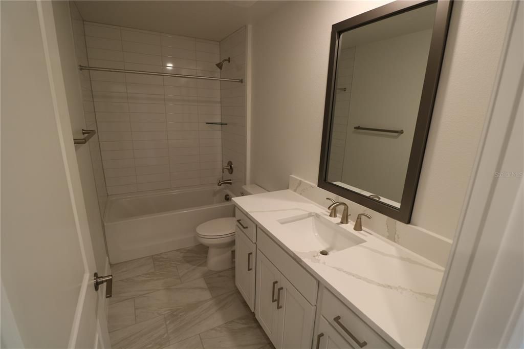 En Renta: $4,500 (4 camas, 3 baños, 2410 Pies cuadrados)