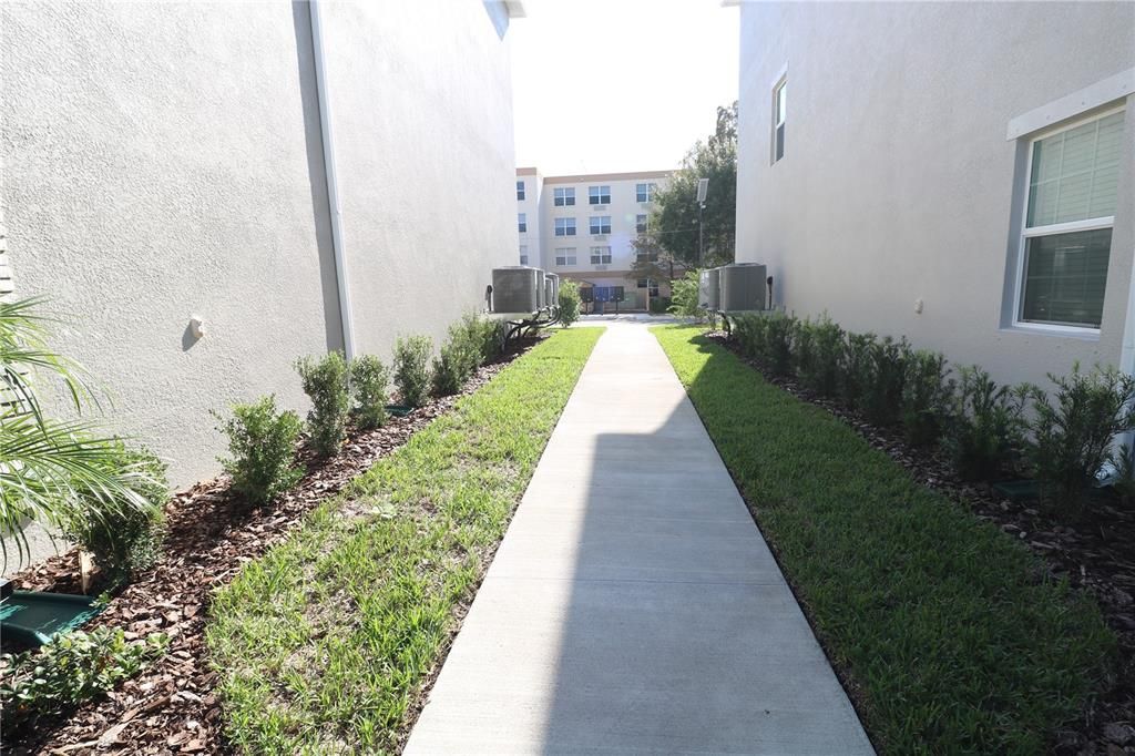 En Renta: $4,500 (4 camas, 3 baños, 2410 Pies cuadrados)