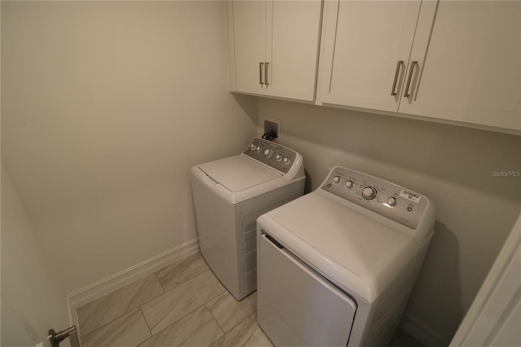 En Renta: $4,500 (4 camas, 3 baños, 2410 Pies cuadrados)