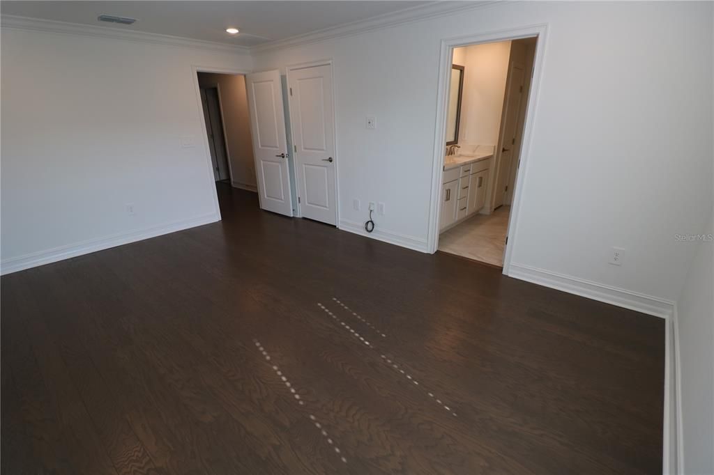 En Renta: $4,500 (4 camas, 3 baños, 2410 Pies cuadrados)