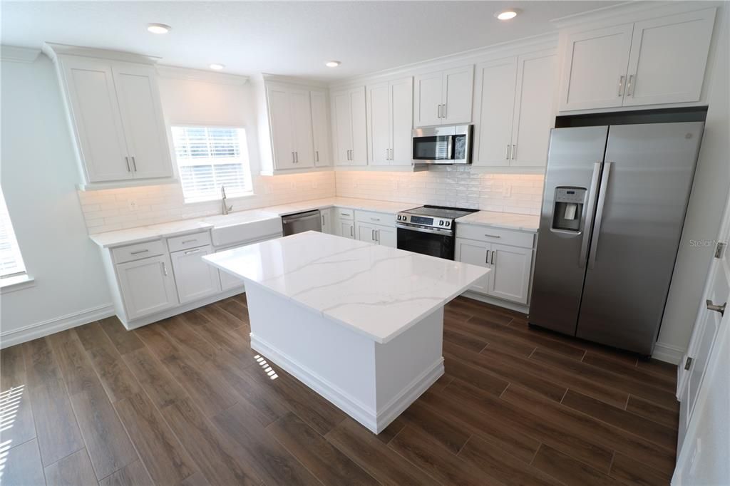 En Renta: $4,500 (4 camas, 3 baños, 2410 Pies cuadrados)