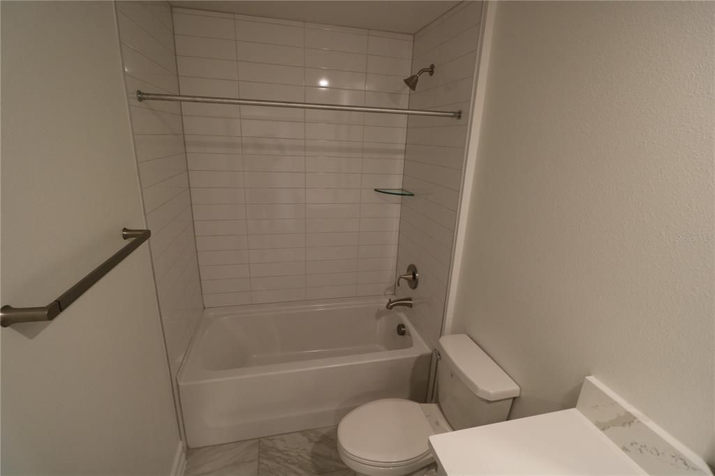 En Renta: $4,500 (4 camas, 3 baños, 2410 Pies cuadrados)