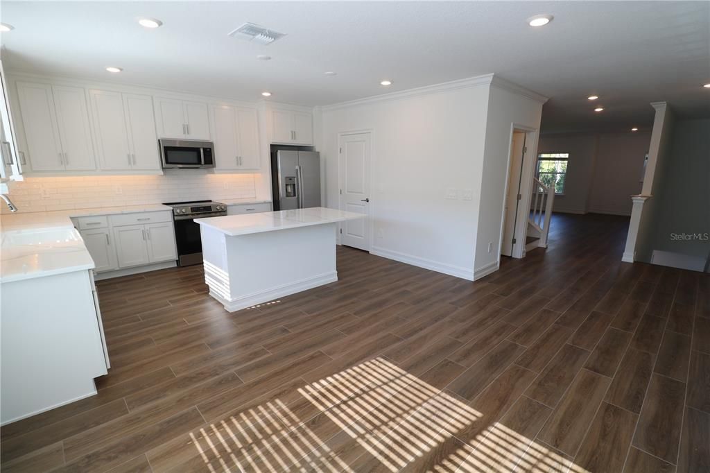 En Renta: $4,500 (4 camas, 3 baños, 2410 Pies cuadrados)