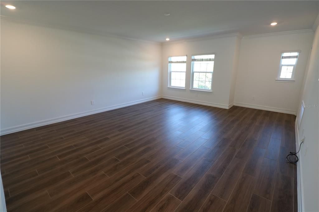 En Renta: $4,500 (4 camas, 3 baños, 2410 Pies cuadrados)