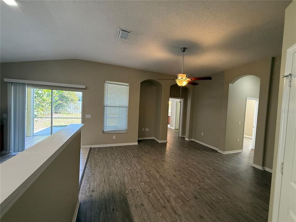 待售: $399,900 (3 贝兹, 2 浴室, 1560 平方英尺)