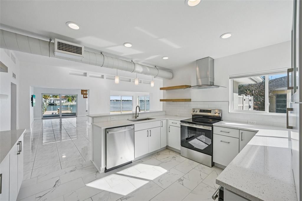 En Venta: $1,875,000 (4 camas, 3 baños, 2774 Pies cuadrados)