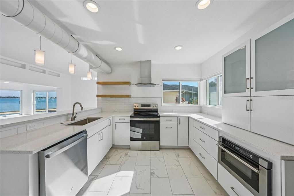 En Venta: $1,875,000 (4 camas, 3 baños, 2774 Pies cuadrados)