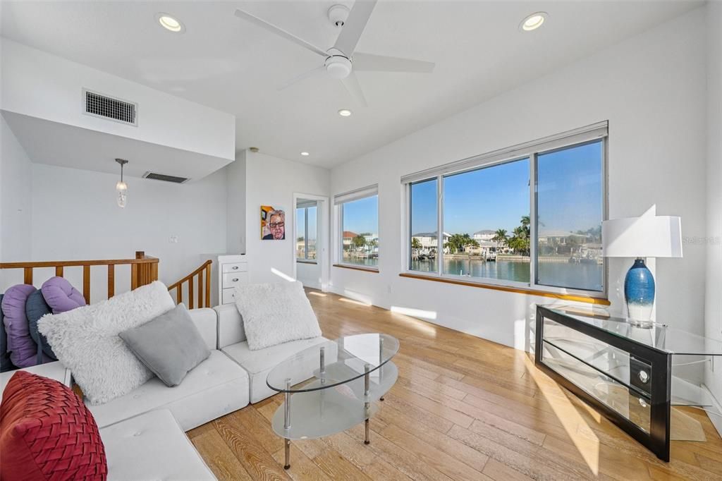 En Venta: $1,875,000 (4 camas, 3 baños, 2774 Pies cuadrados)