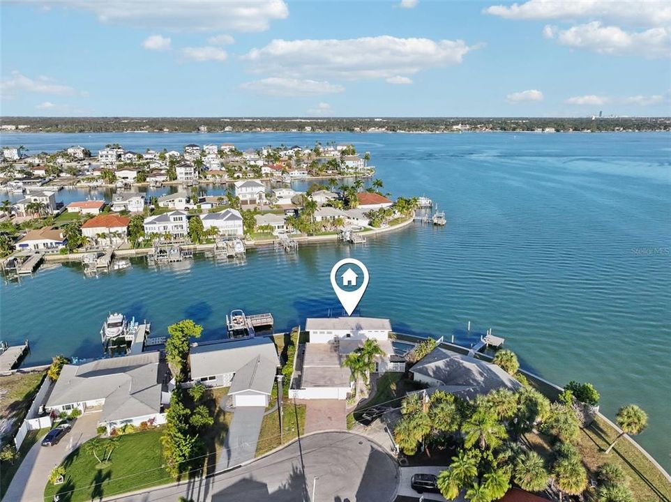 En Venta: $1,875,000 (4 camas, 3 baños, 2774 Pies cuadrados)