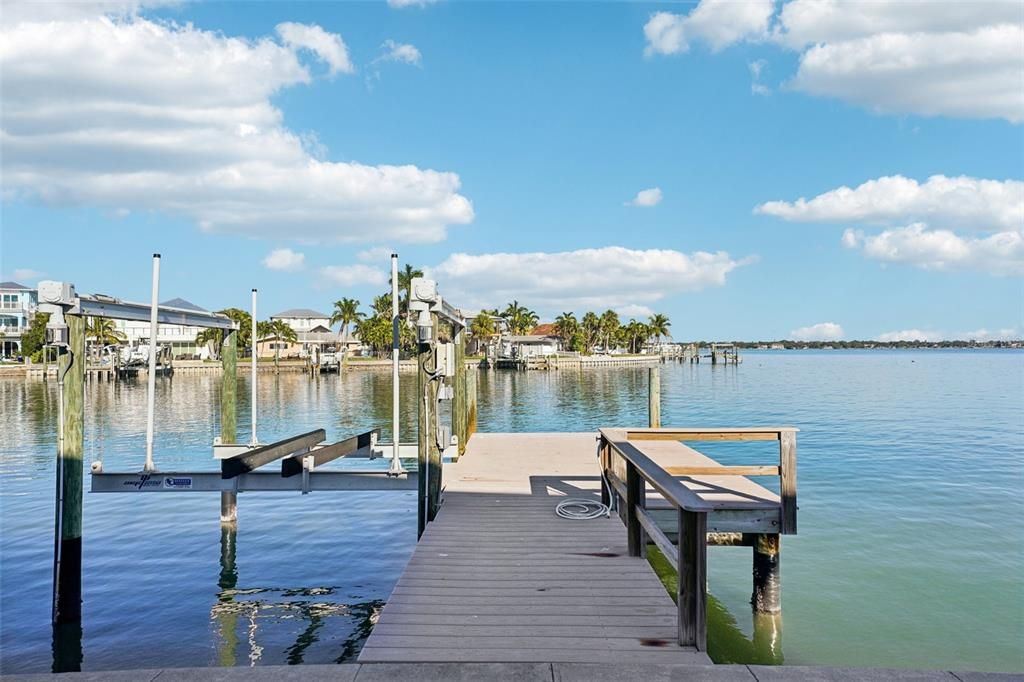 En Venta: $1,875,000 (4 camas, 3 baños, 2774 Pies cuadrados)