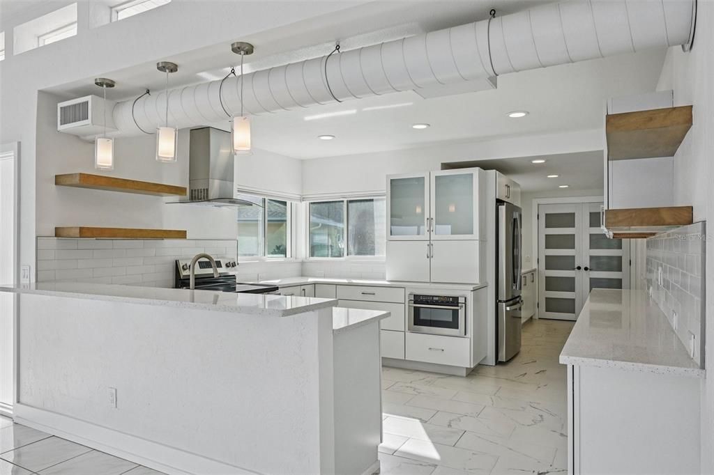 En Venta: $1,875,000 (4 camas, 3 baños, 2774 Pies cuadrados)