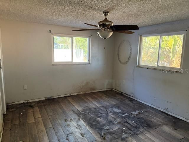 待售: $124,500 (3 贝兹, 2 浴室, 1434 平方英尺)