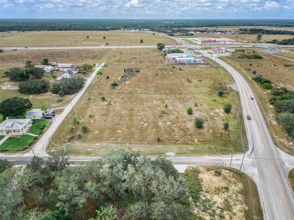 На продажу: $399,900 (2.13 acres)