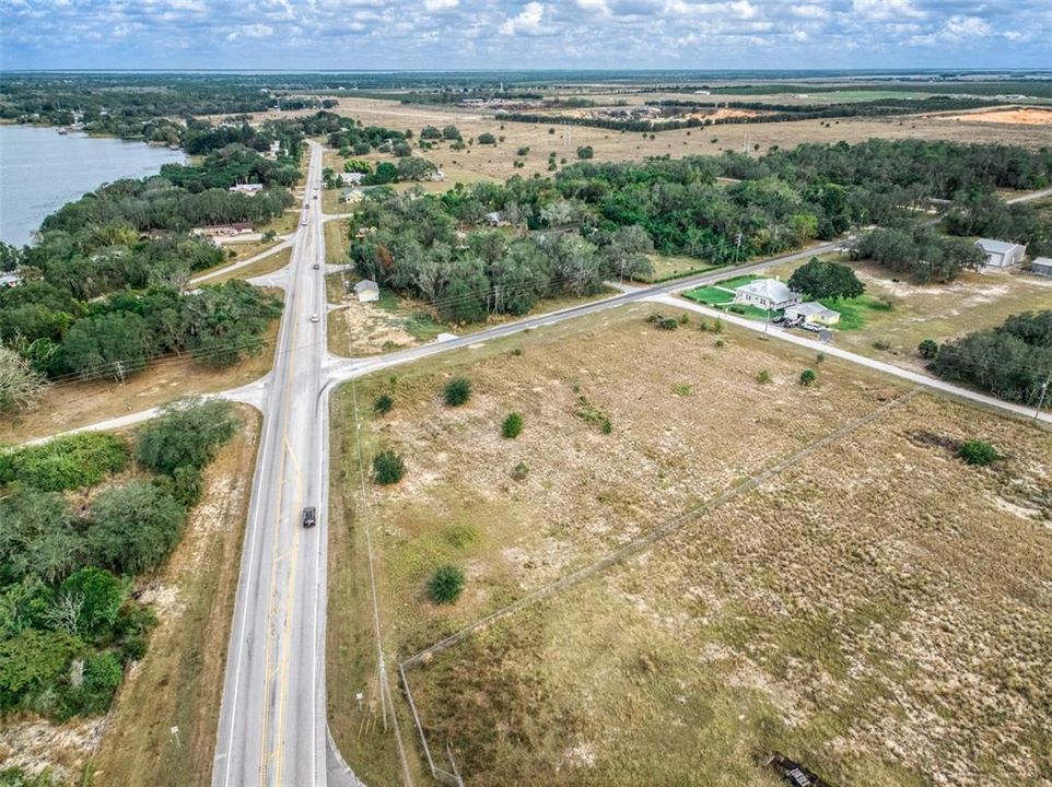 На продажу: $399,900 (2.13 acres)