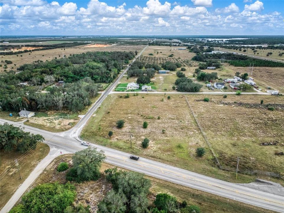 На продажу: $399,900 (2.13 acres)