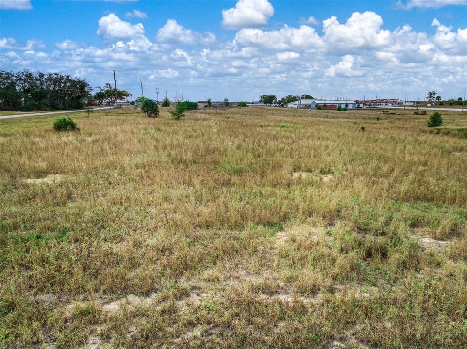 На продажу: $399,900 (2.13 acres)