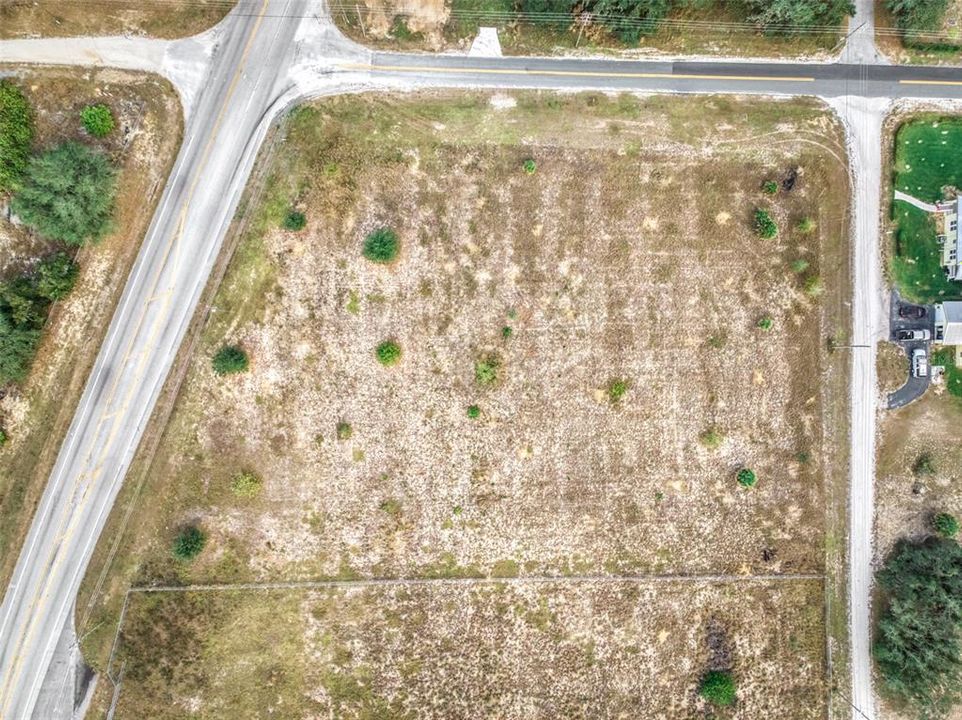 На продажу: $399,900 (2.13 acres)