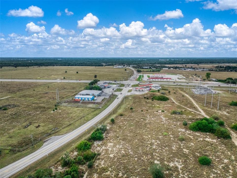 На продажу: $399,900 (2.13 acres)