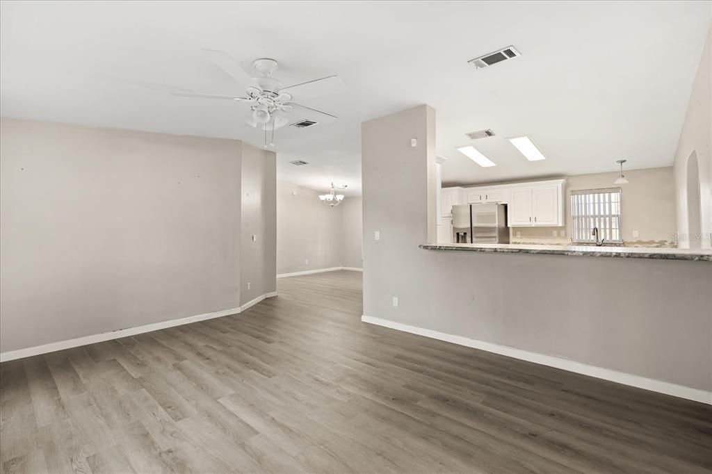 待售: $210,000 (2 贝兹, 2 浴室, 1566 平方英尺)