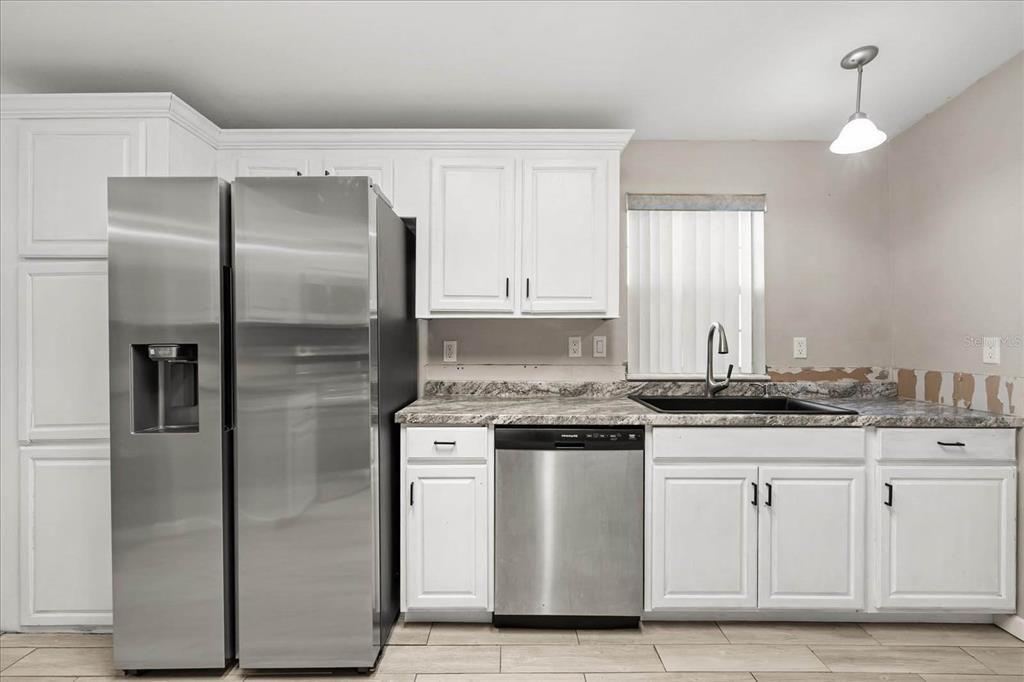 待售: $210,000 (2 贝兹, 2 浴室, 1566 平方英尺)