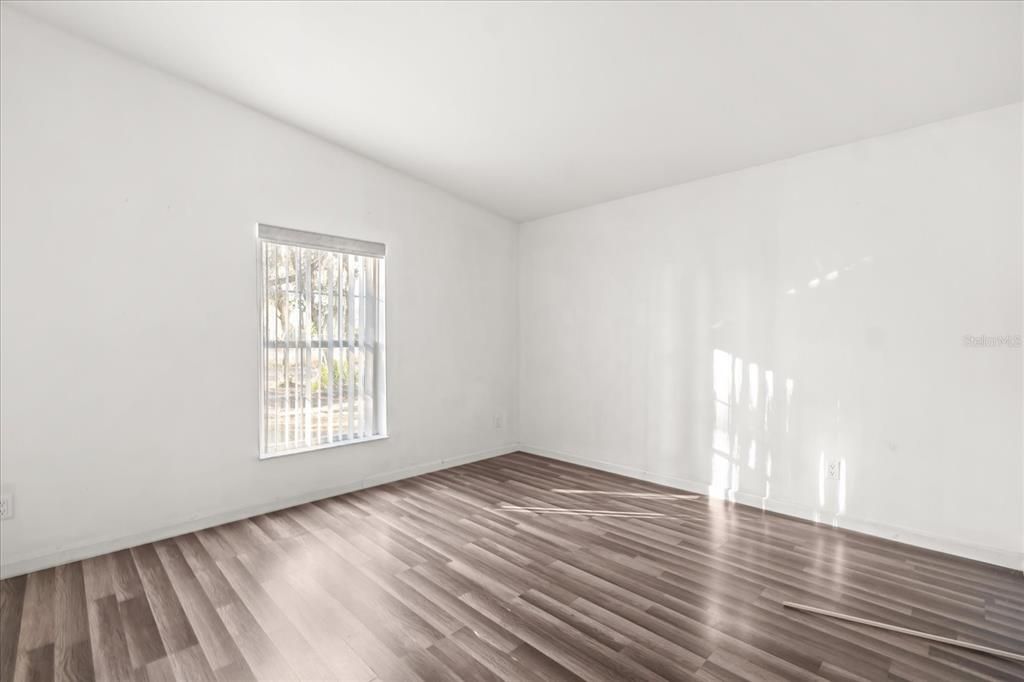 待售: $210,000 (2 贝兹, 2 浴室, 1566 平方英尺)