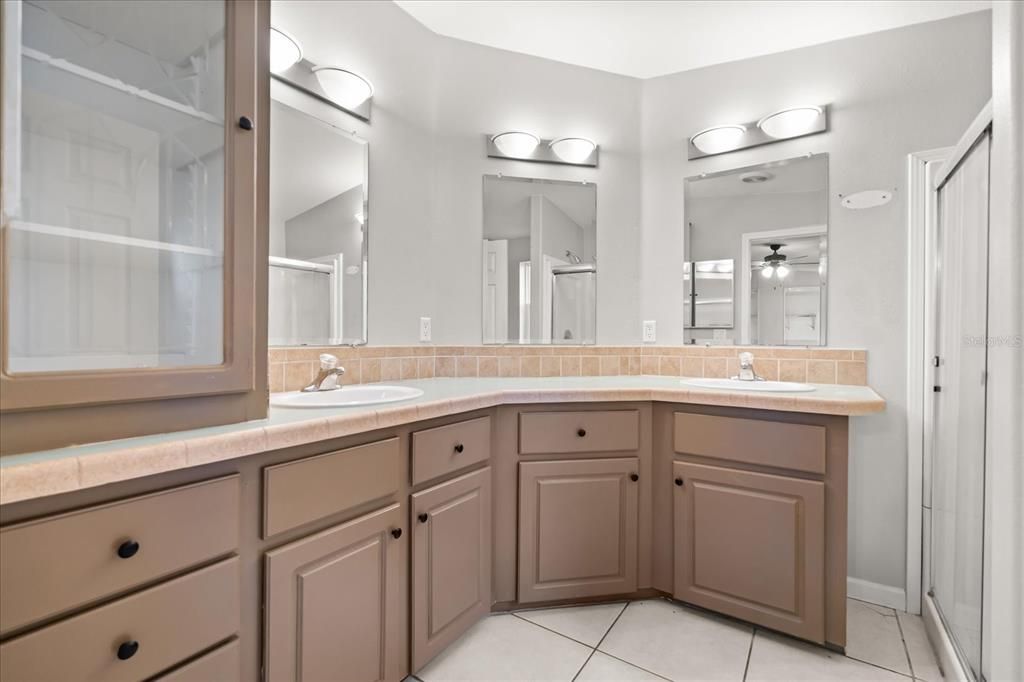 待售: $210,000 (2 贝兹, 2 浴室, 1566 平方英尺)