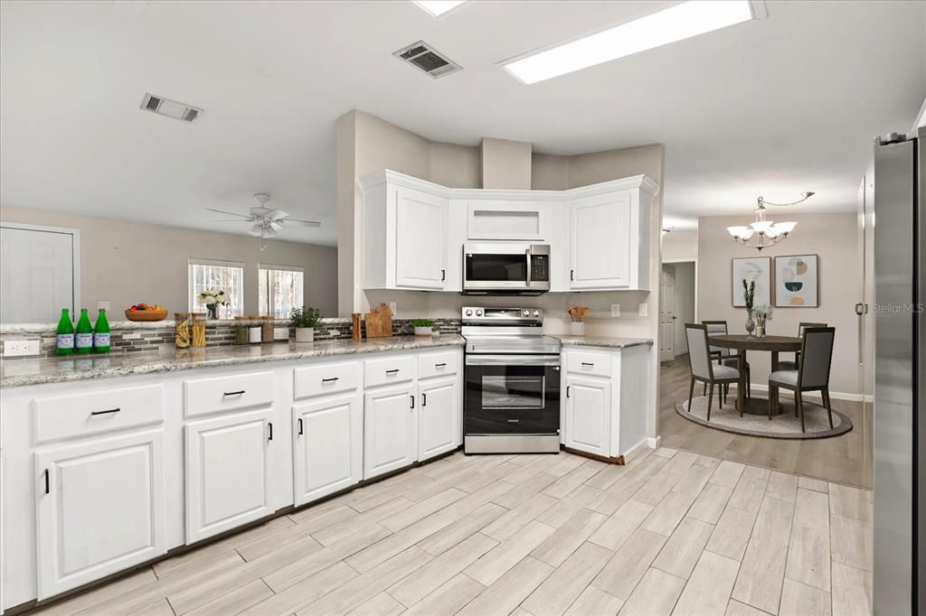 待售: $210,000 (2 贝兹, 2 浴室, 1566 平方英尺)