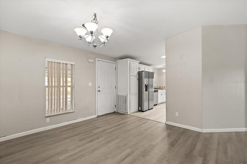 待售: $210,000 (2 贝兹, 2 浴室, 1566 平方英尺)