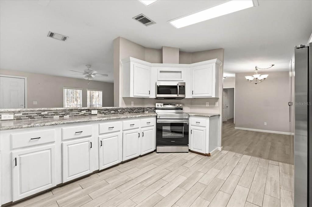 待售: $210,000 (2 贝兹, 2 浴室, 1566 平方英尺)