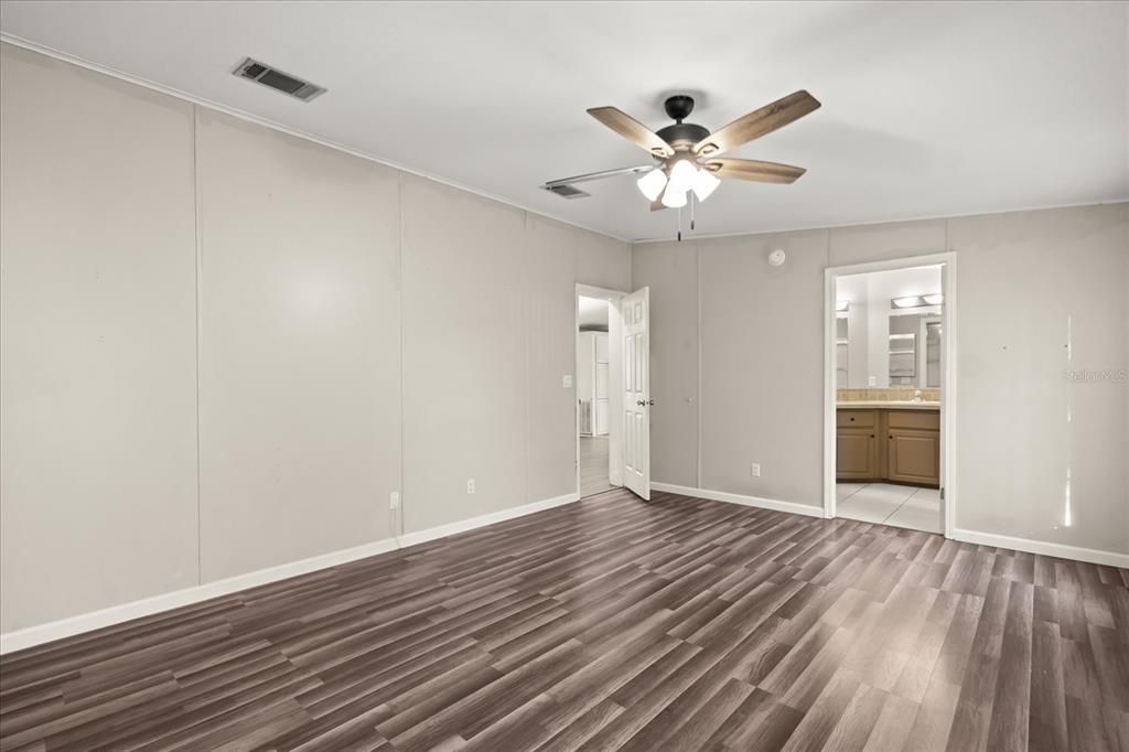 待售: $210,000 (2 贝兹, 2 浴室, 1566 平方英尺)