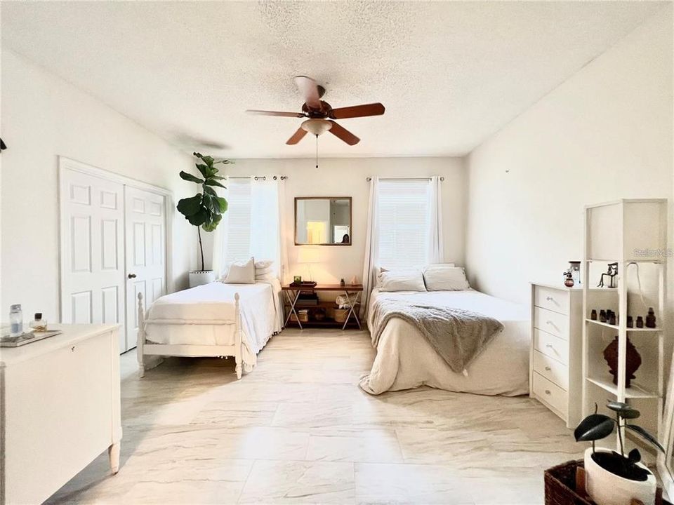 En Renta: $2,600 (4 camas, 2 baños, 1965 Pies cuadrados)