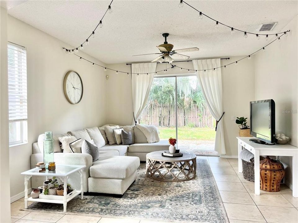 En Renta: $2,600 (4 camas, 2 baños, 1965 Pies cuadrados)