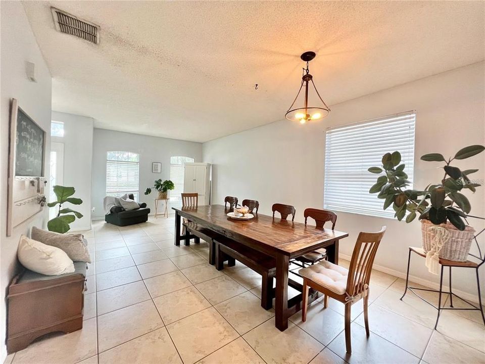 En Renta: $2,600 (4 camas, 2 baños, 1965 Pies cuadrados)