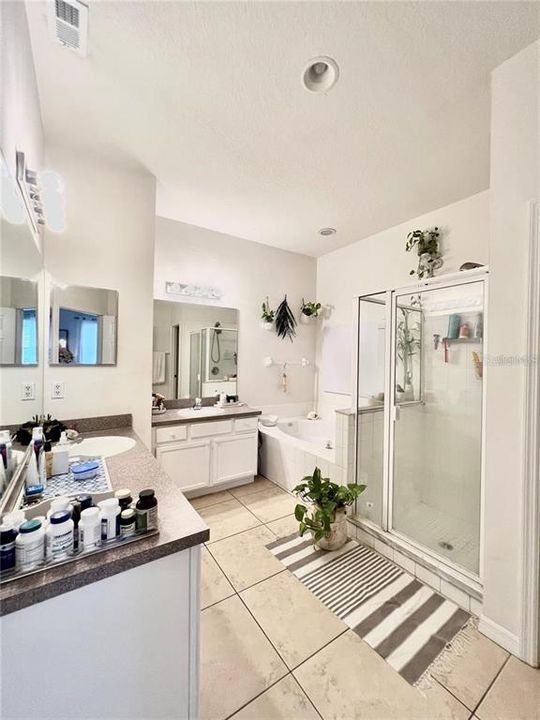 En Renta: $2,600 (4 camas, 2 baños, 1965 Pies cuadrados)