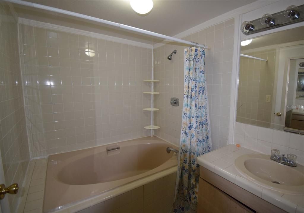 待售: $107,000 (4 贝兹, 2 浴室, 1506 平方英尺)