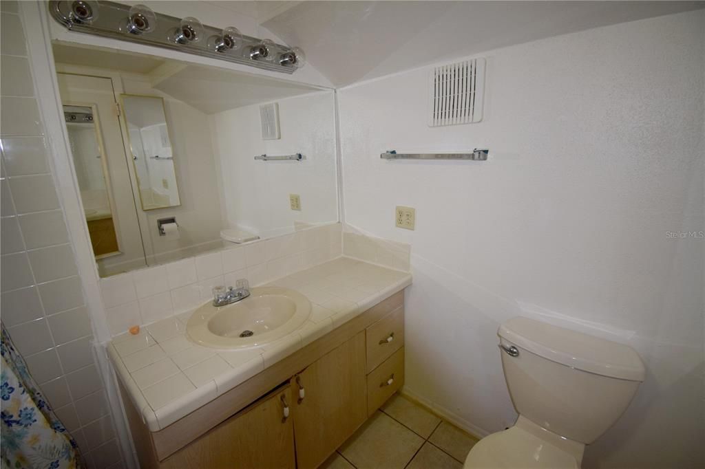 待售: $107,000 (4 贝兹, 2 浴室, 1506 平方英尺)