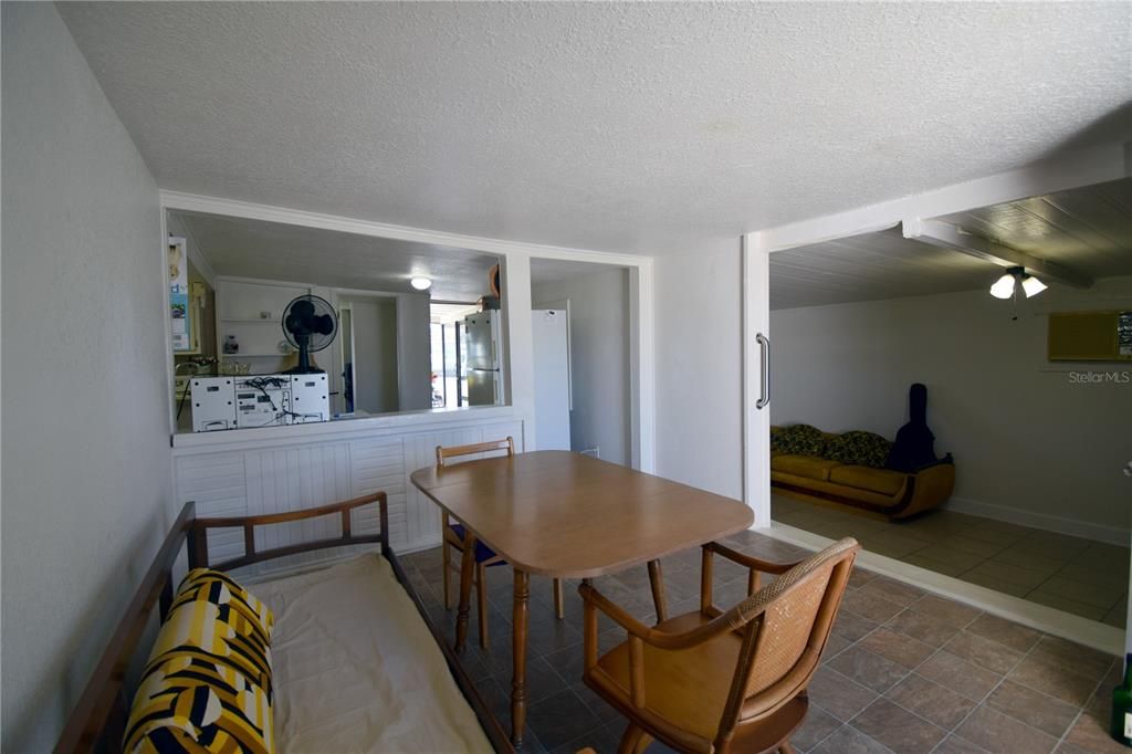 待售: $107,000 (4 贝兹, 2 浴室, 1506 平方英尺)