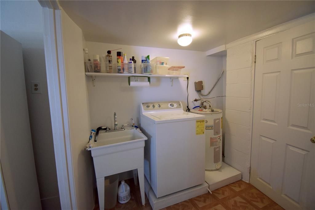 待售: $107,000 (4 贝兹, 2 浴室, 1506 平方英尺)