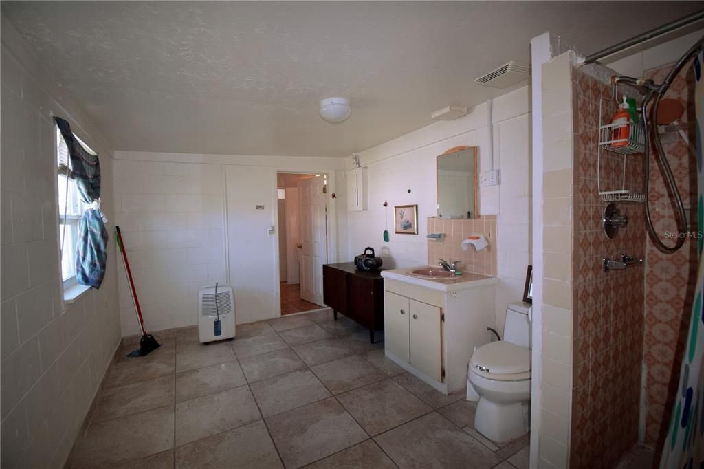 待售: $107,000 (4 贝兹, 2 浴室, 1506 平方英尺)