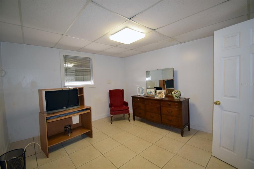 待售: $107,000 (4 贝兹, 2 浴室, 1506 平方英尺)