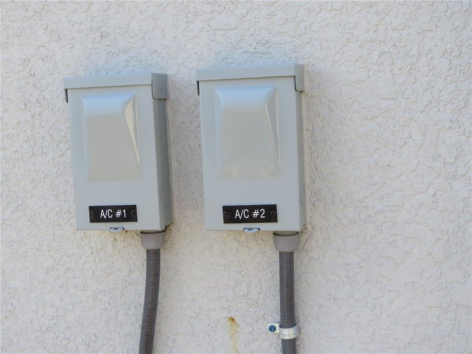 For Sale: $455,000 (4 beds, 2 baths, 2635 Square Feet)