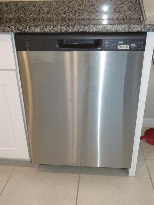 For Sale: $455,000 (4 beds, 2 baths, 2635 Square Feet)