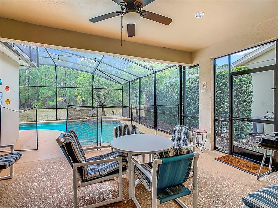 待售: $625,000 (5 贝兹, 4 浴室, 2830 平方英尺)